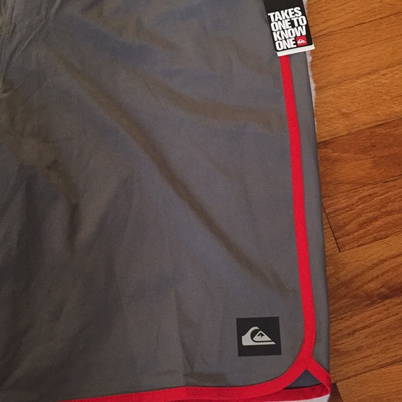 NWT Quicksilver swim trunks - Picture 2 of 7